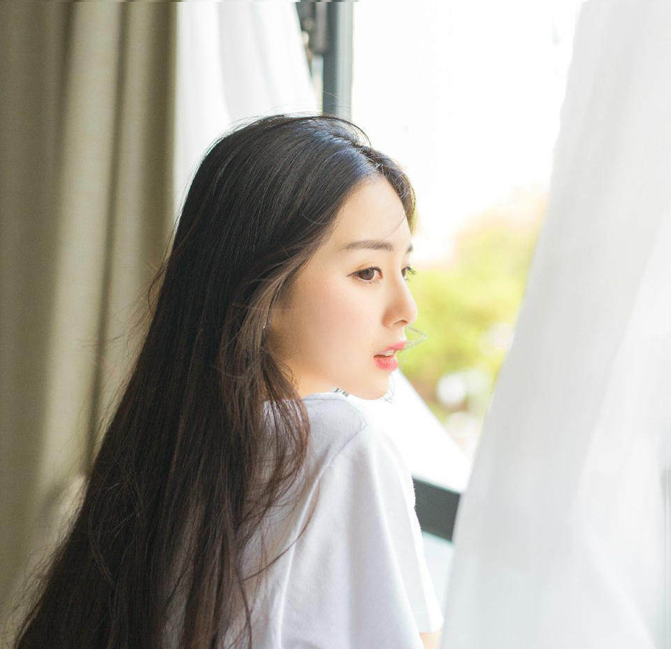 刘璝回来，让张任松了口气，现在，他需要刘璝给他带来一个好消息来振奋人心，来消弭这些不利的言论，只是当张任看到刘璝的那一瞬间，心中便没来由的一沉，刘璝的脸色很难看，难看到张任突然有种制止刘璝说话的冲动。